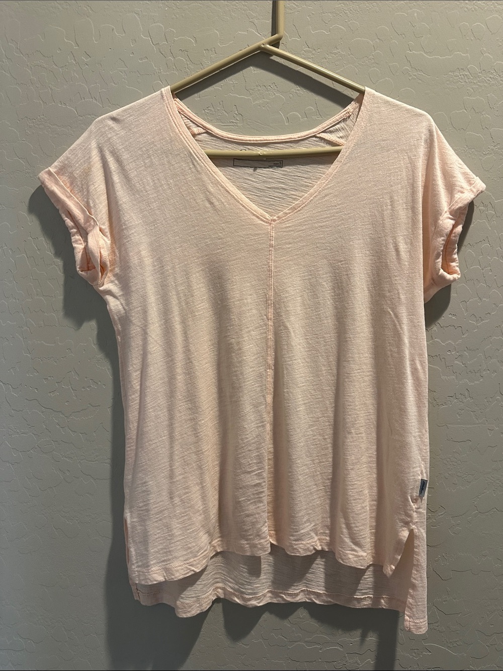 Eddie Bauer Women's Lightweight V-Neck Tee in Blush Pink size S
